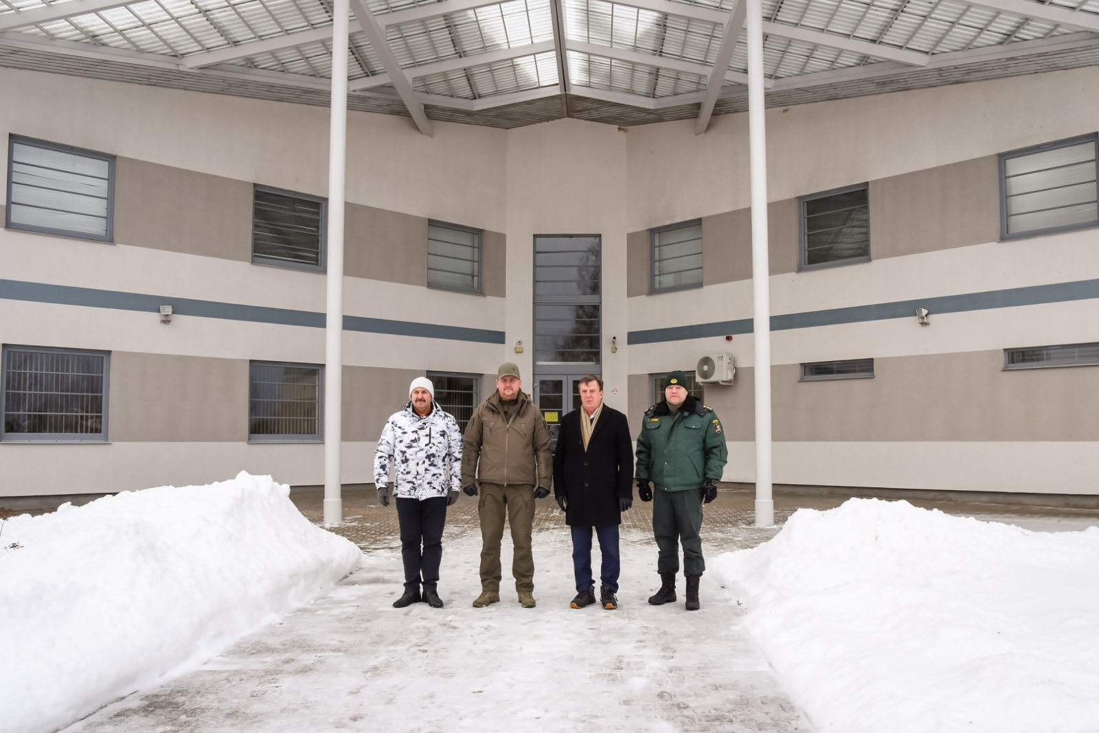 Valsts robežsardzes priekšnieks kopā ar Iekšlietu ministru apmeklē valsts robežu