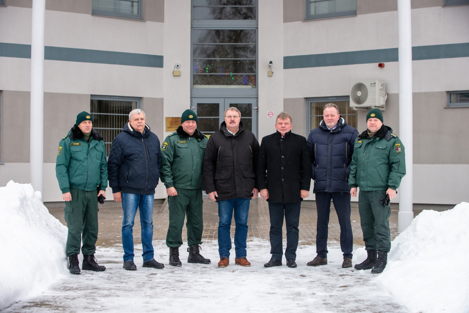 Valsts robežsardzes priekšnieks kopā ar Iekšlietu ministru apmeklē valsts robežu