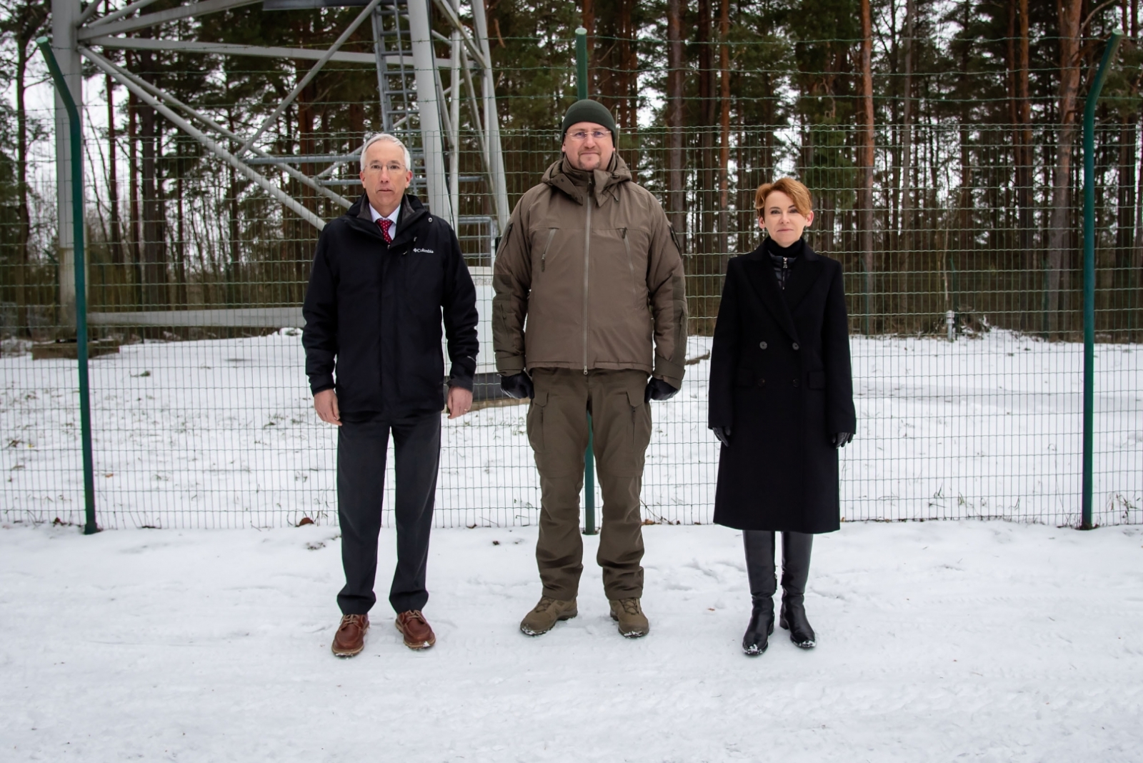 FOTO: ASV vēstnieks Latvijā uz robežas