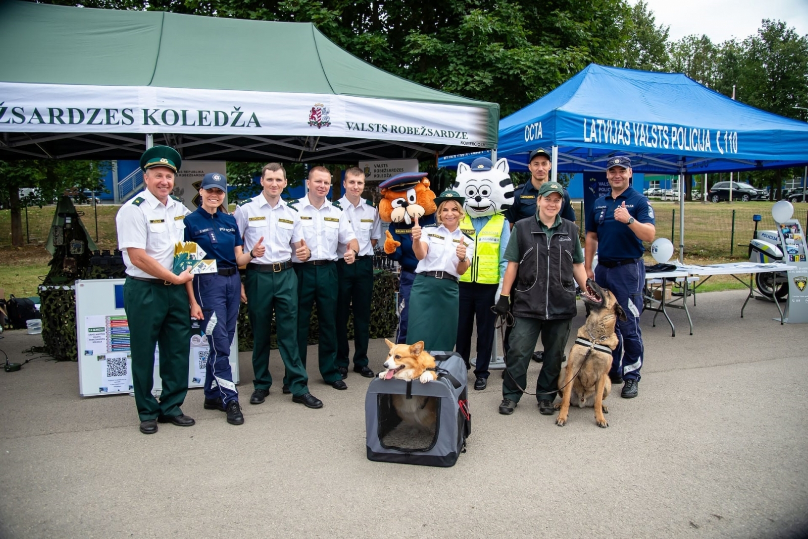 Valsts robežsardzes Daugavpils pārvaldes amatpersonas  piedalās Līvānu pilsētas svētkos
