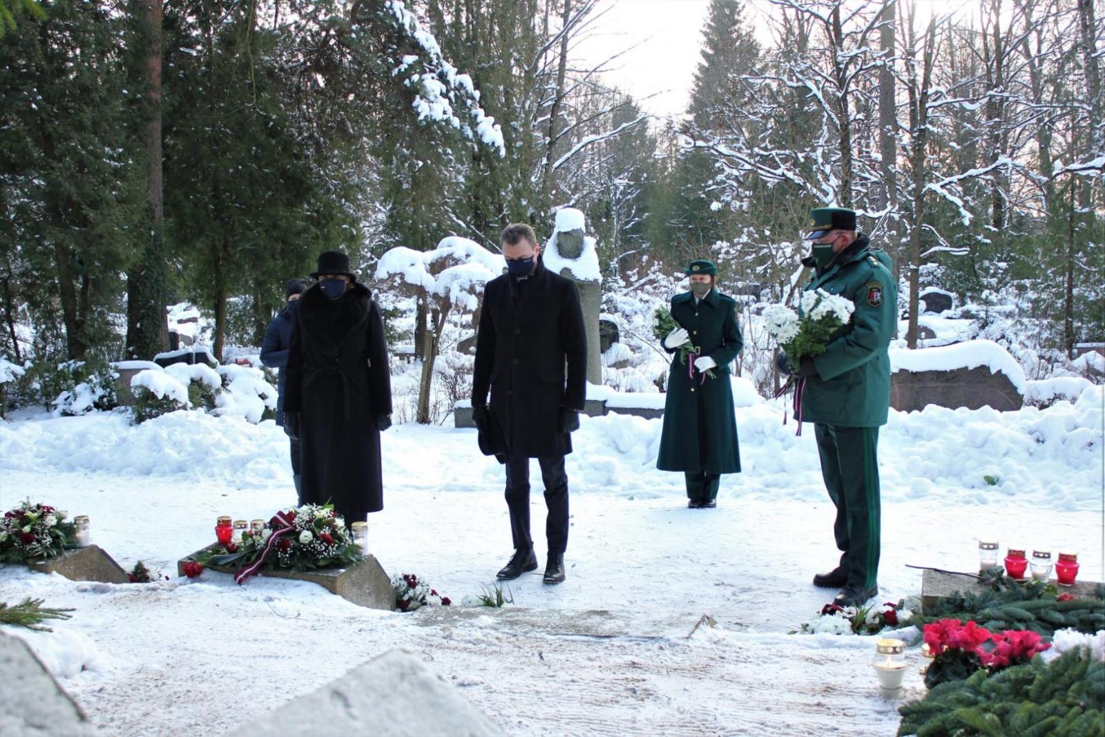 FOTO: Robežsargi Barikāžu atceres piemiņas pasākumā