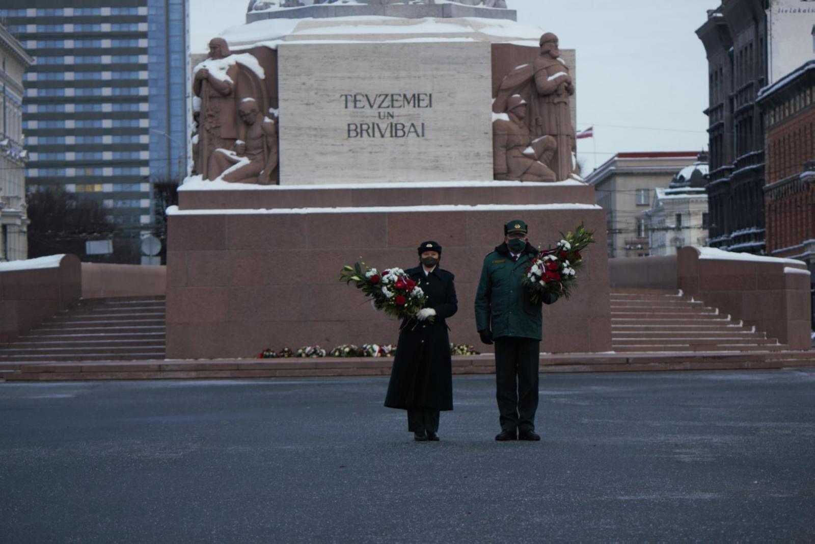 FOTO: Robežsargi Barikāžu atceres piemiņas pasākumā