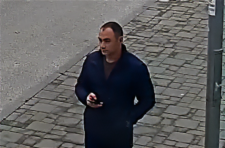 FOTO: Meklēšanā esoši vīrieši