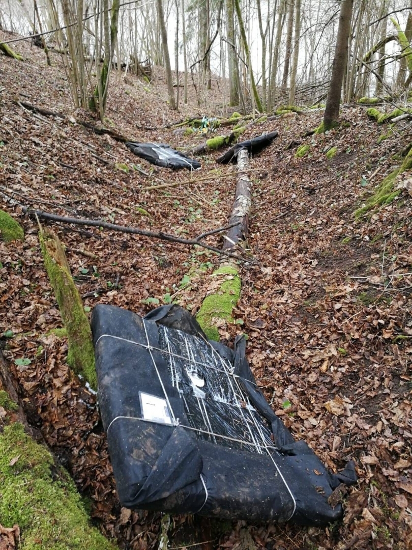 Robežsargi izņem 59 000 kontrabandas cigarešu