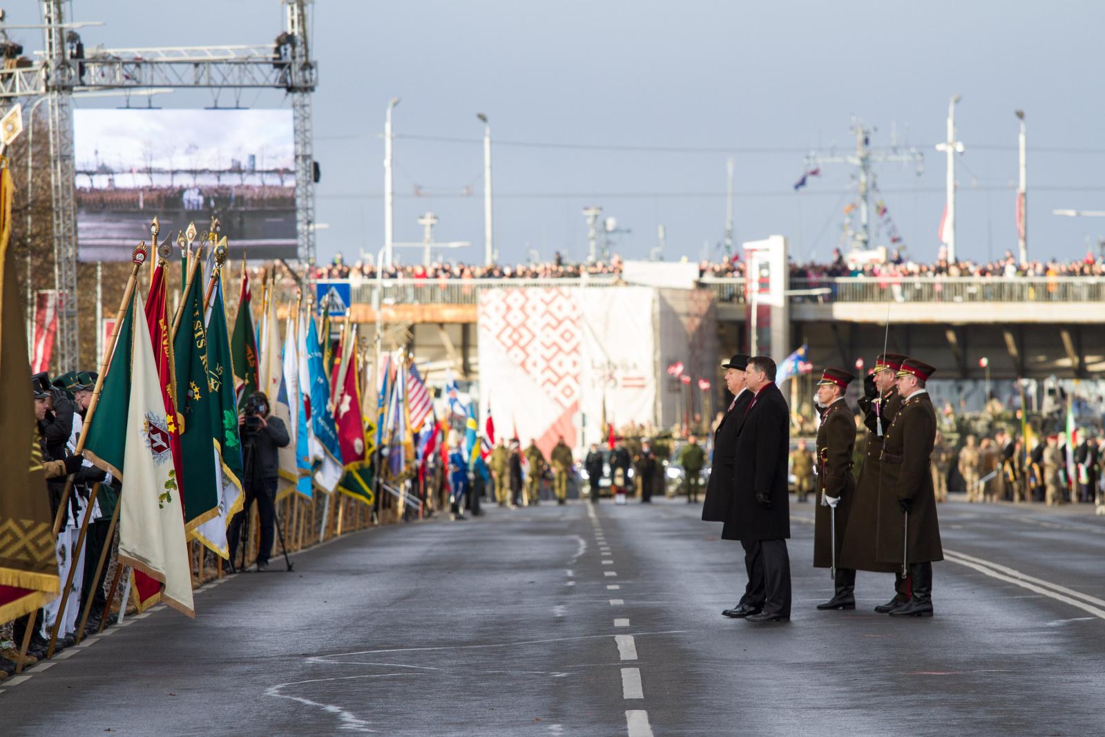 Foto: Latvijas dzimšanas dienai veltītie svētku pasākumi