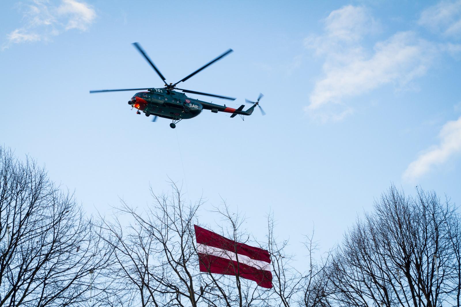 Foto: Latvijas dzimšanas dienai veltītie svētku pasākumi