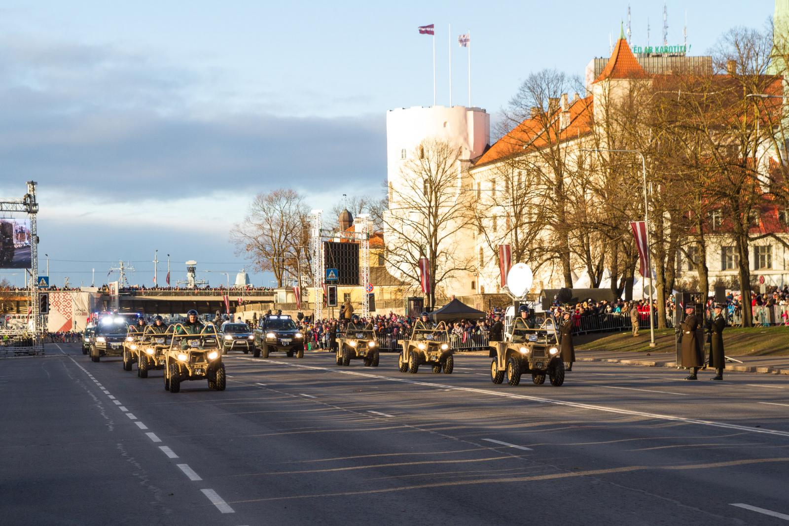 Foto: Latvijas dzimšanas dienai veltītie svētku pasākumi