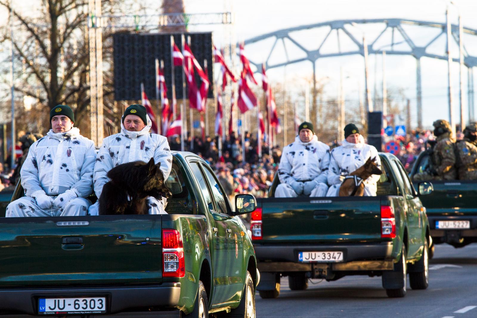 Foto: Latvijas dzimšanas dienai veltītie svētku pasākumi