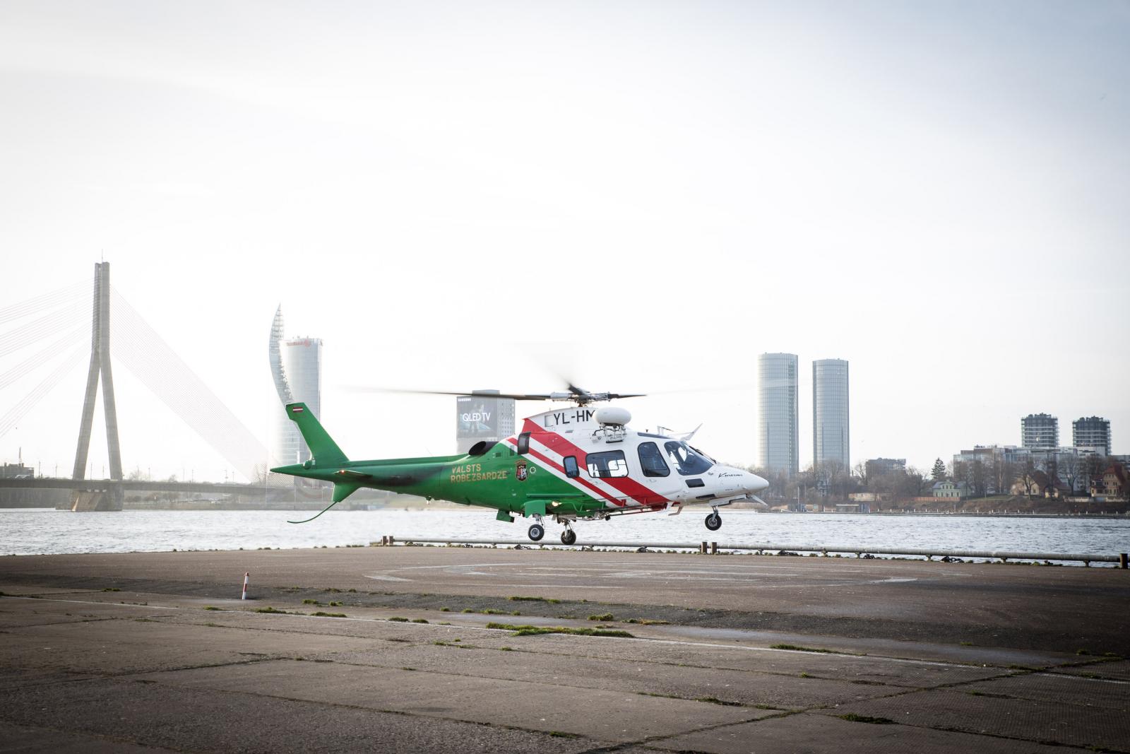 FOTO: Jaunais VRS helikopters