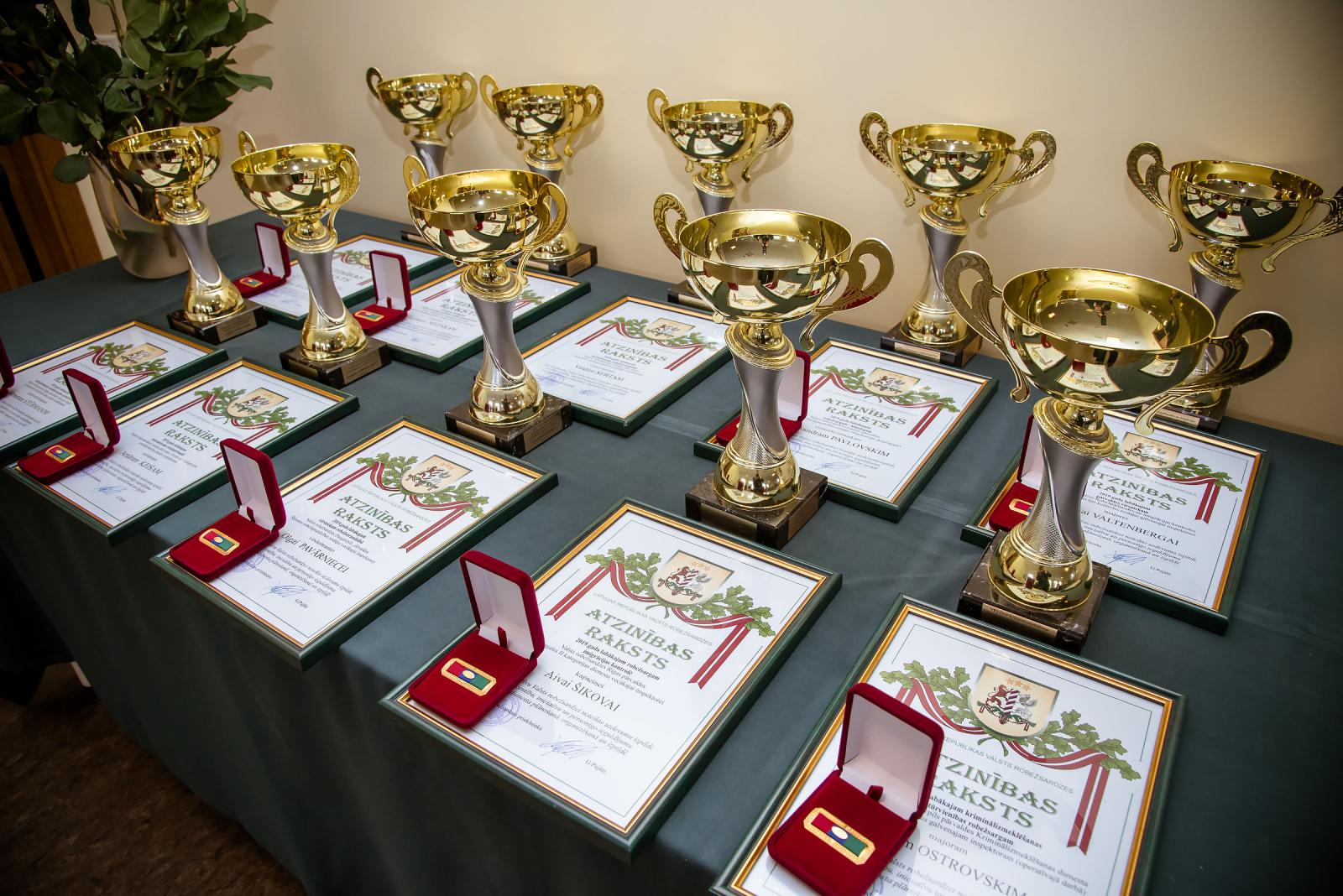 FOTO: Atskaites sanāksme