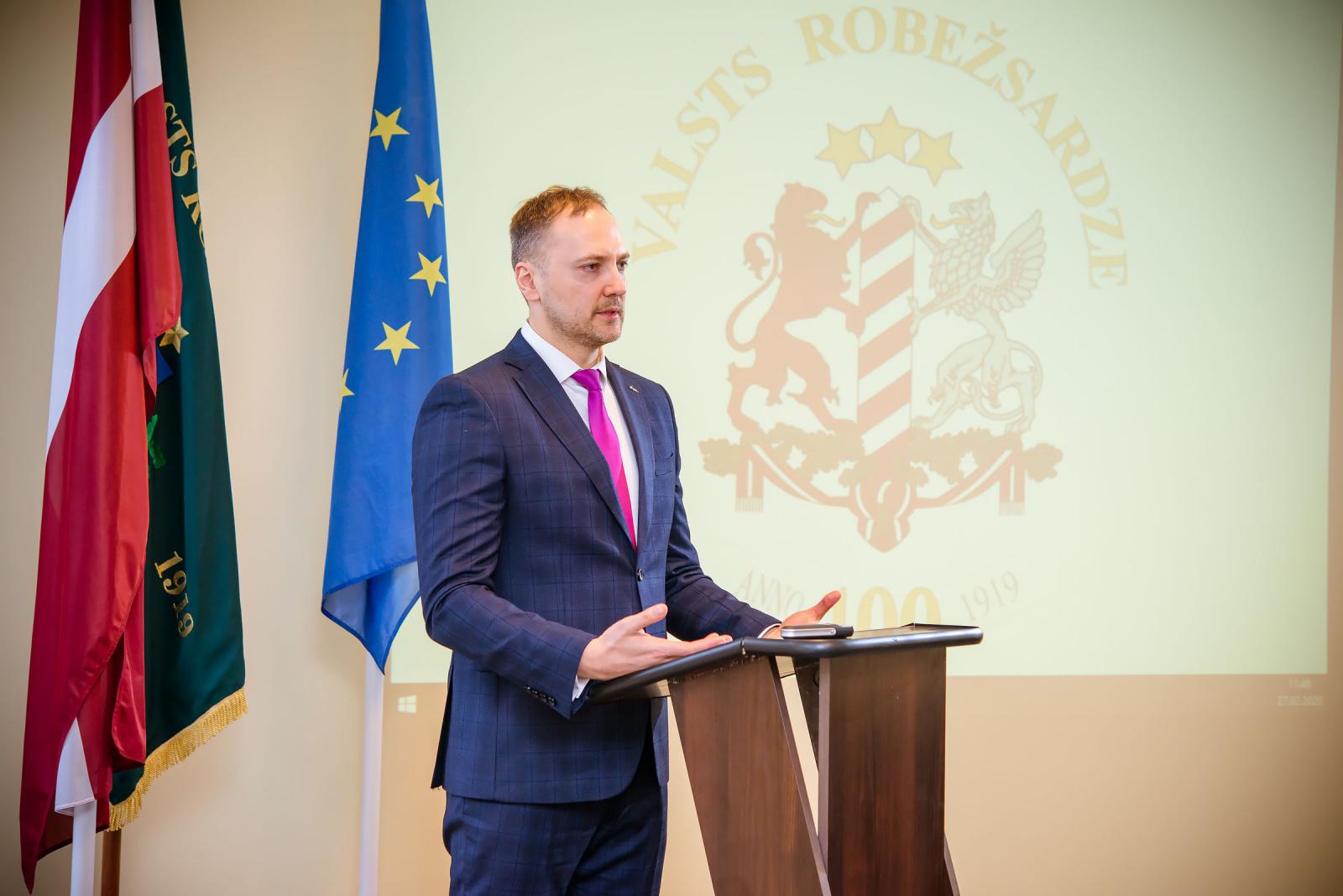 FOTO: Atskaites sanāksme