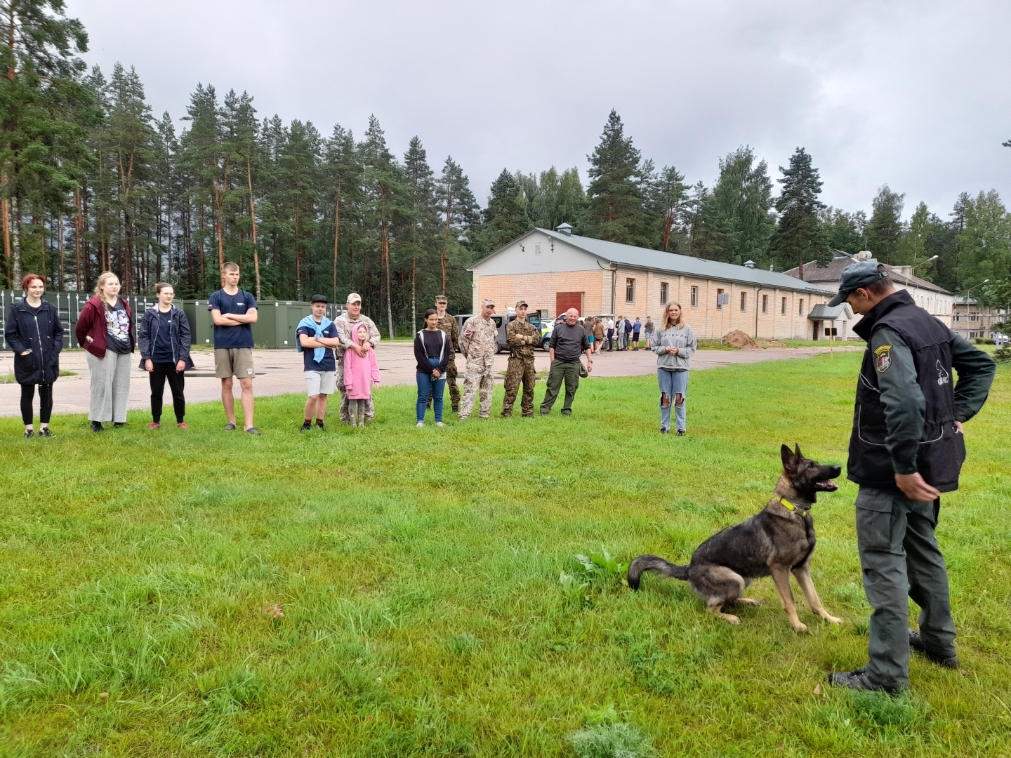 Informatīvais pasākums Valsts aizsardzības mācības vasaras nometnē Alūksnē