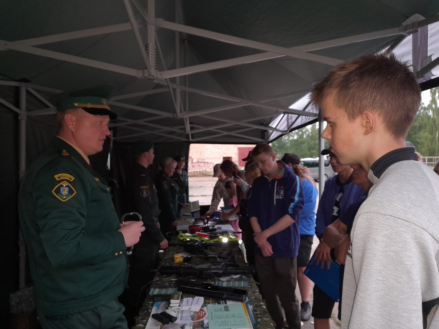 Informatīvais pasākums Valsts aizsardzības mācības vasaras nometnē Alūksnē