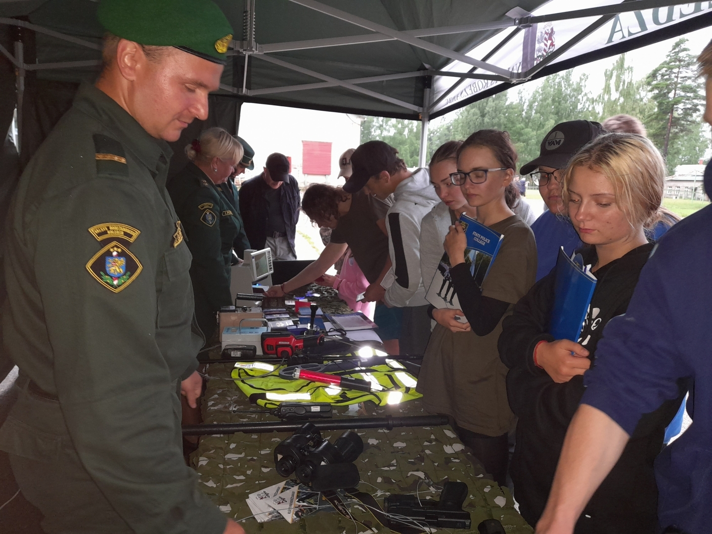 Informatīvais pasākums Valsts aizsardzības mācības vasaras nometnē Alūksnē