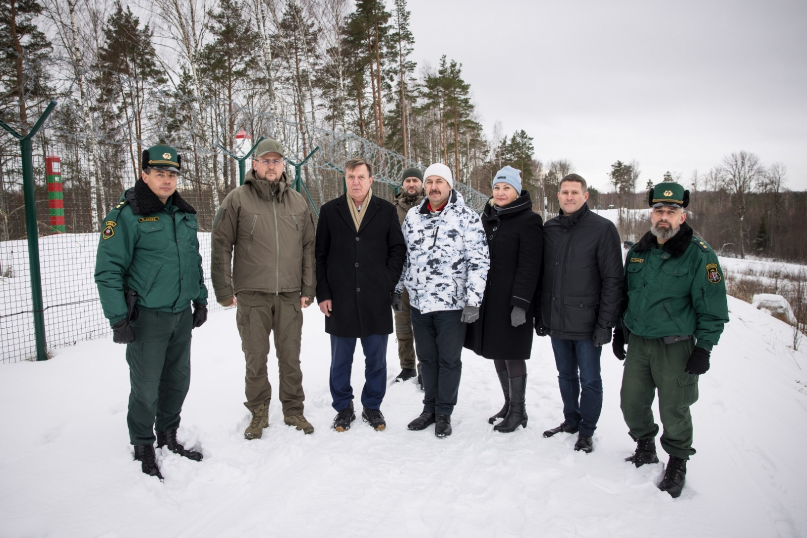 Valsts robežsardzes priekšnieks kopā ar Iekšlietu ministru apmeklē valsts robežu