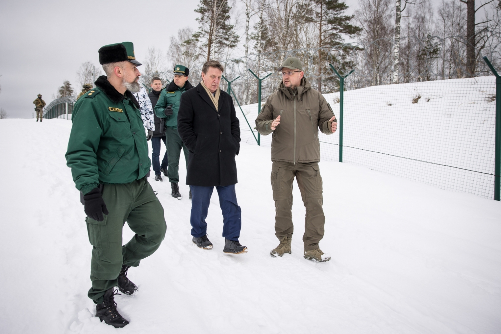 Valsts robežsardzes priekšnieks kopā ar Iekšlietu ministru apmeklē valsts robežu