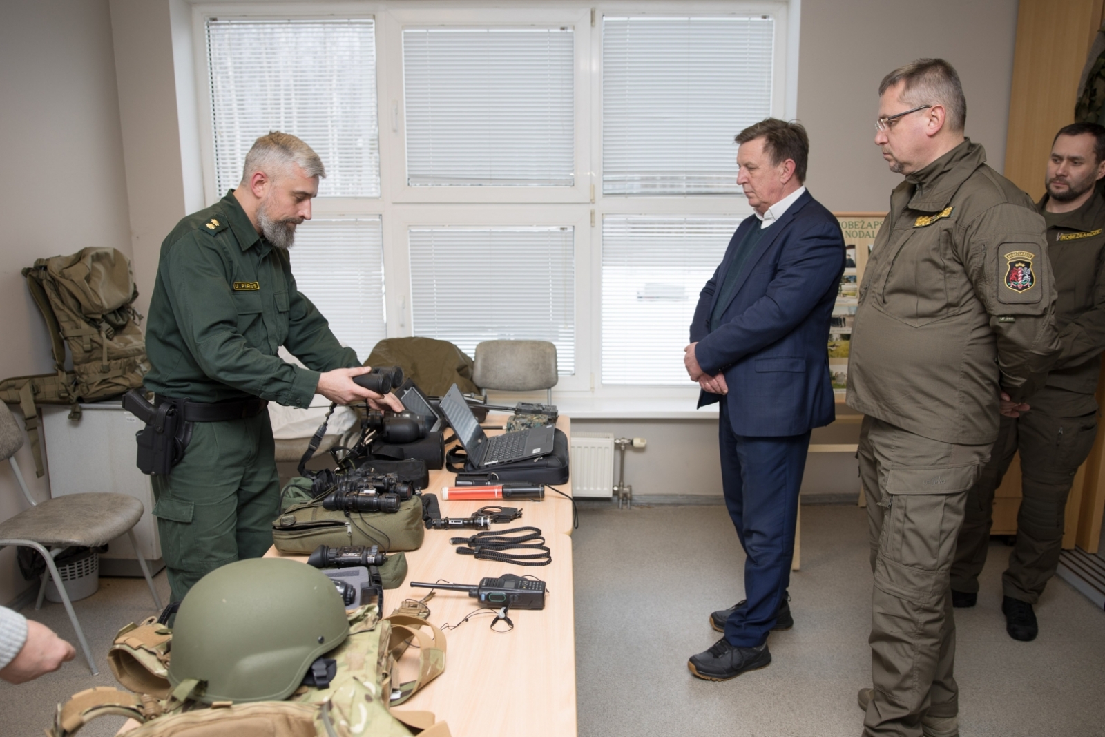 Valsts robežsardzes priekšnieks kopā ar Iekšlietu ministru apmeklē valsts robežu