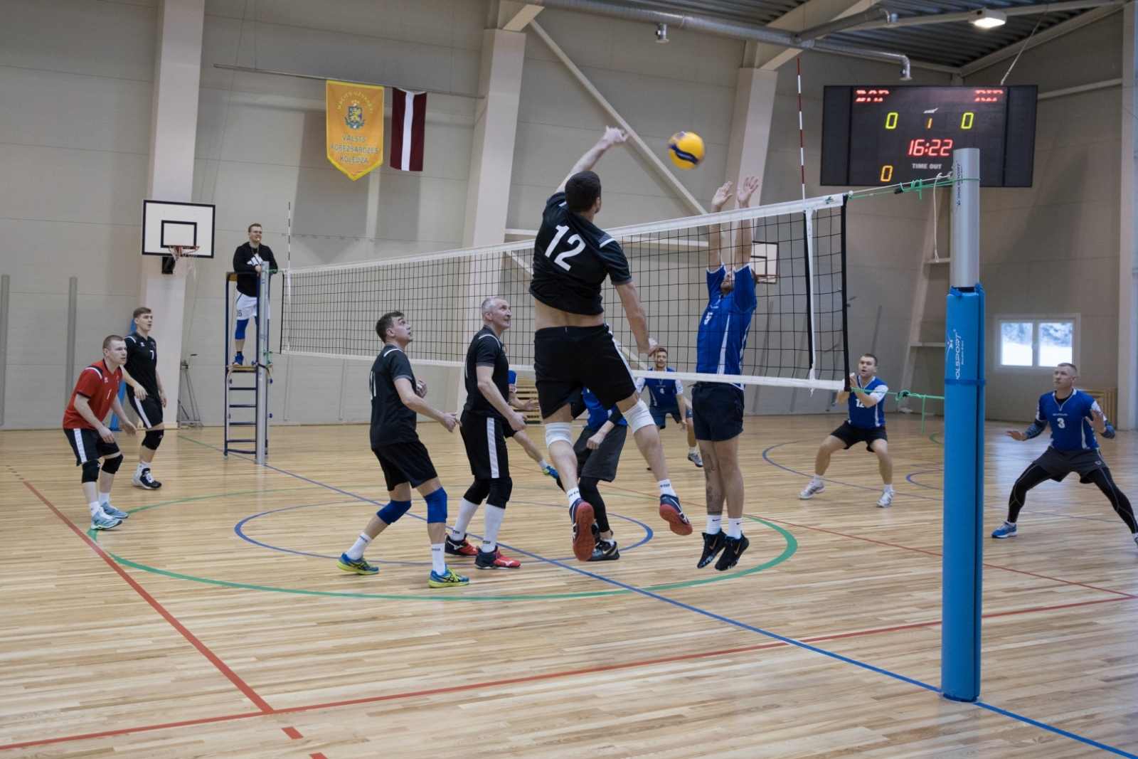 Valsts robežsardzes Daugavpils pārvaldes volejbolisti izcīna uzvaru volejbolā