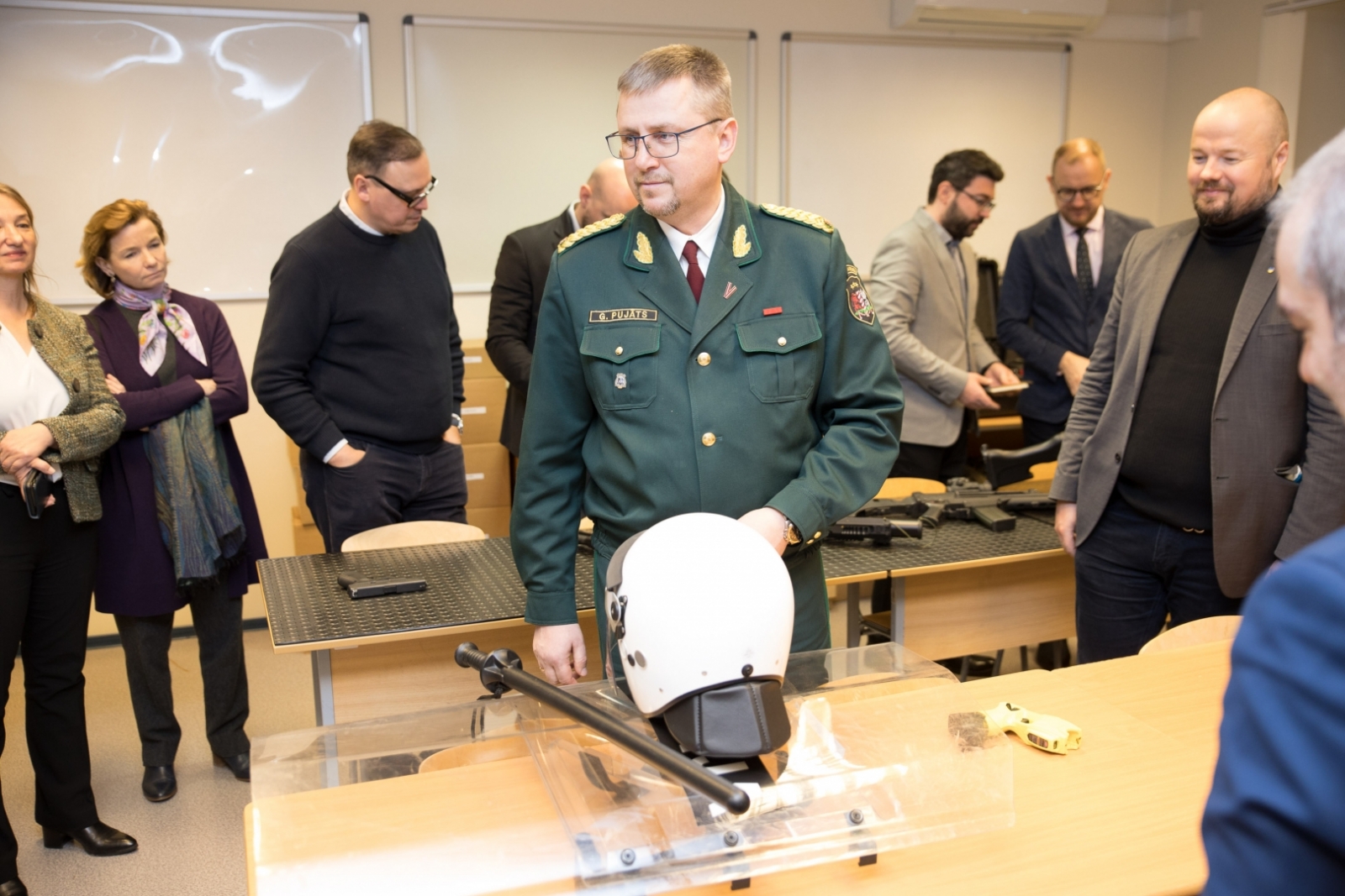 FOTO: Ārvalstu pārstāvniecību delegācijas apmeklē Valsts robežsardzi