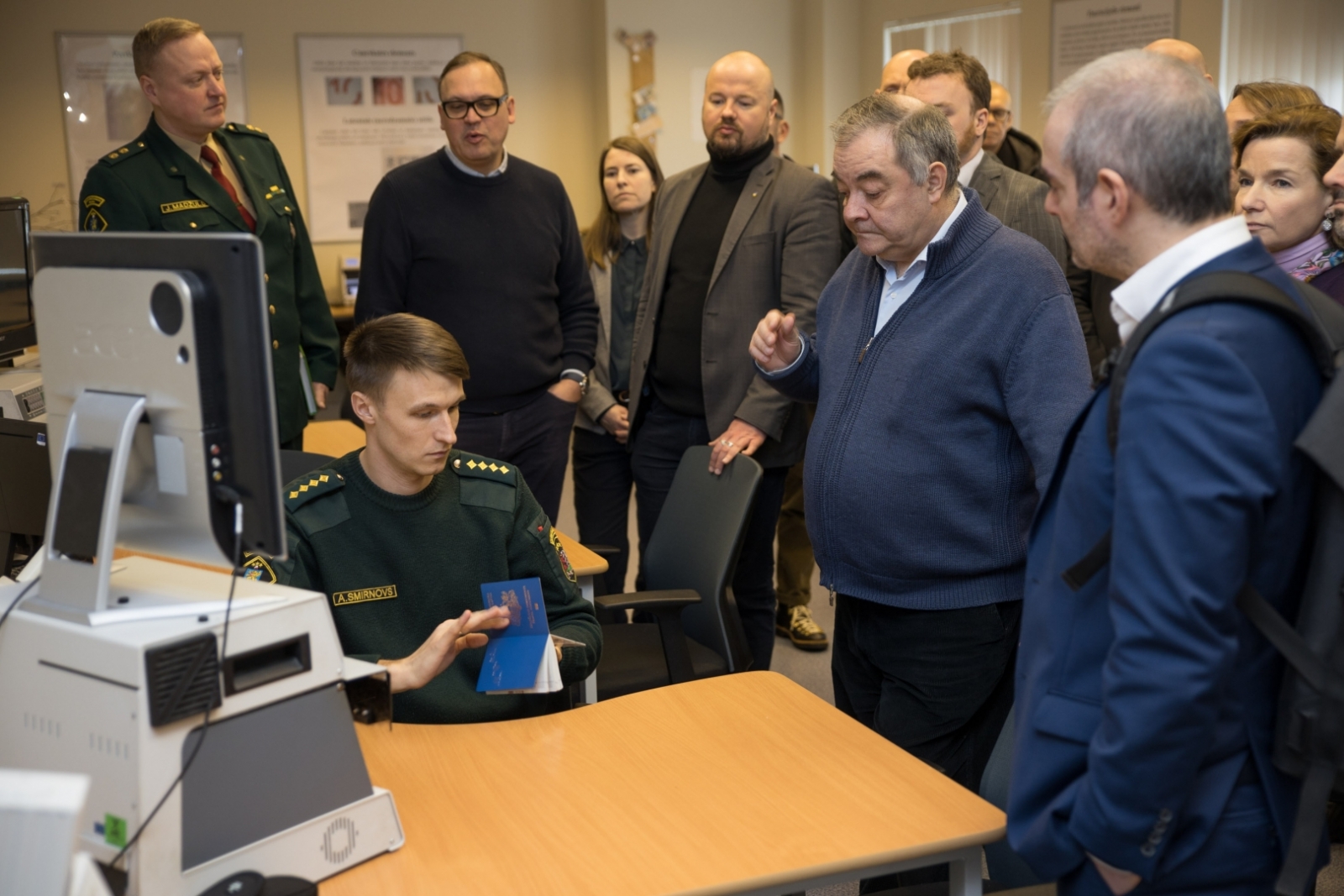 FOTO: Ārvalstu pārstāvniecību delegācijas apmeklē Valsts robežsardzi