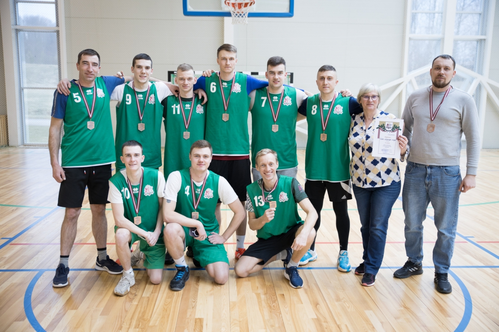 FOTO: Robežsargi spēlē basketbolu