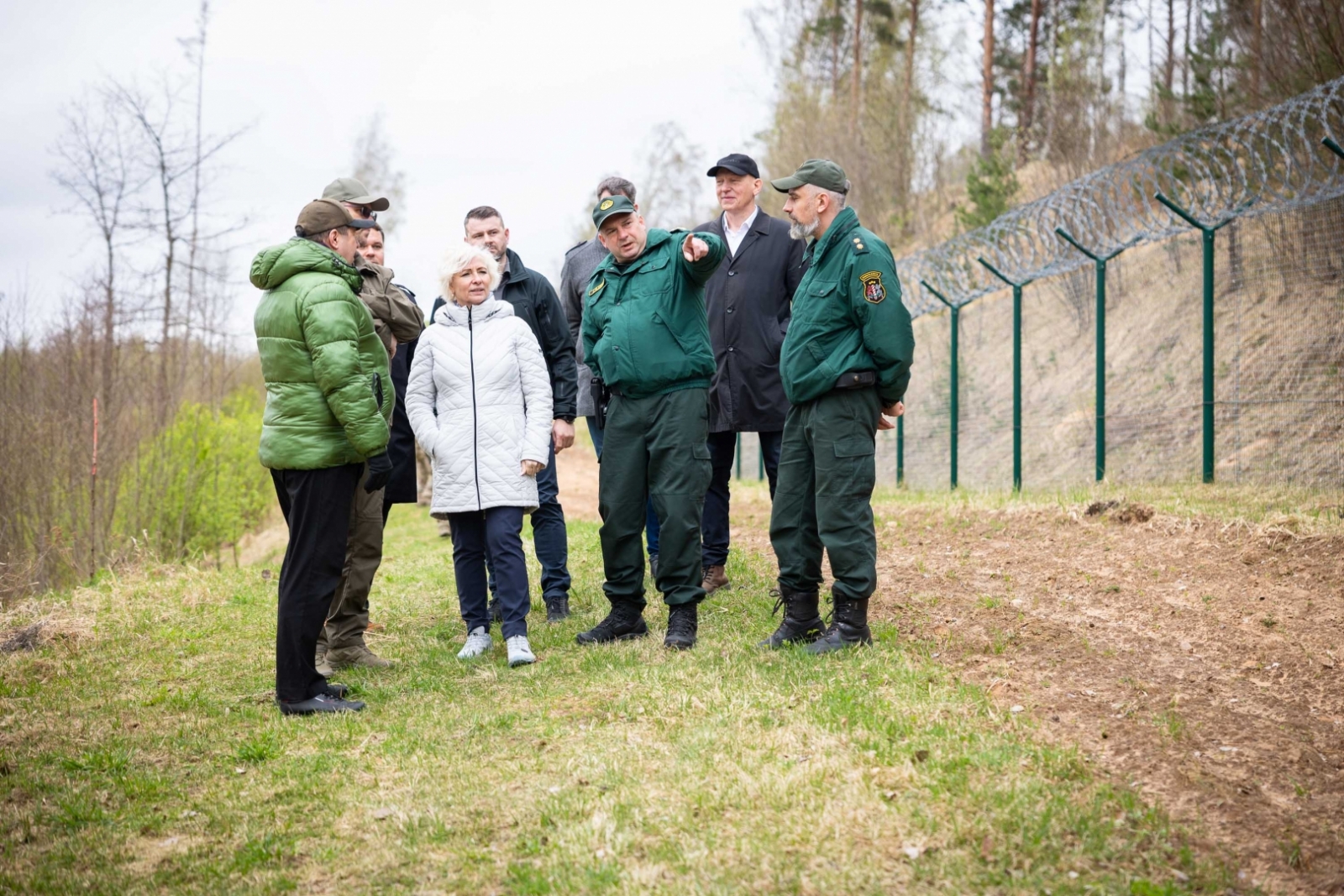 FOTO: Saeimas priekšsēdētāja apmeklē robežu