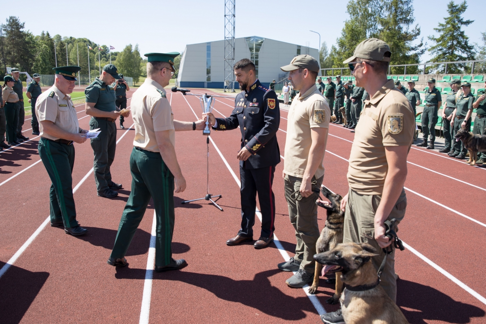 FOTO: Kinologu sacensības