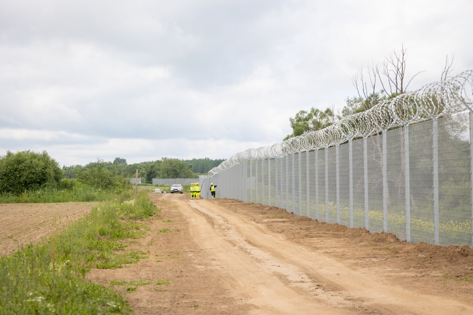 FOTO:  Valsts prezidents Edgars Rinkēvičs apmeklē Latvijas austrumu robežu 