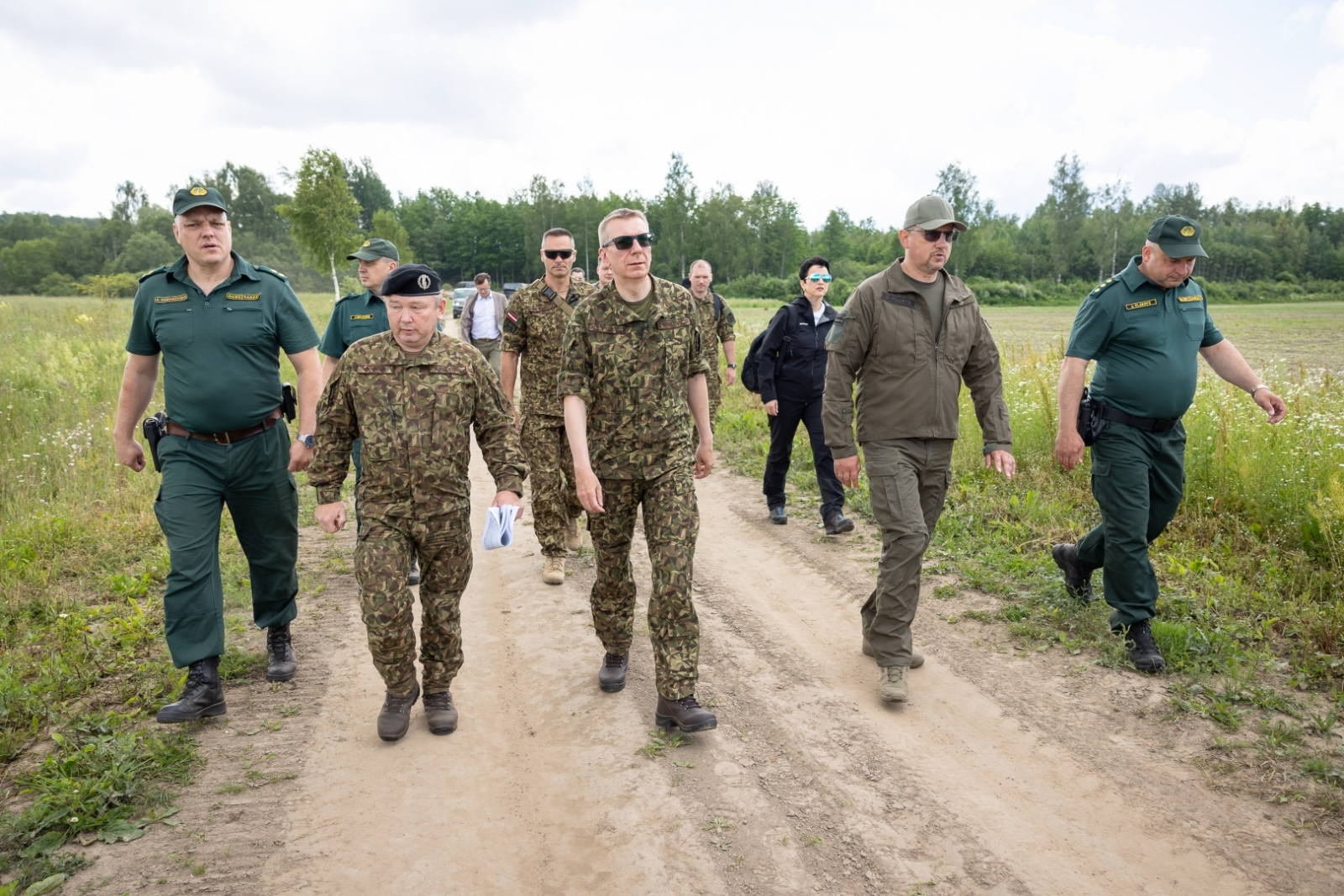 FOTO:  Valsts prezidents Edgars Rinkēvičs apmeklē Latvijas austrumu robežu 