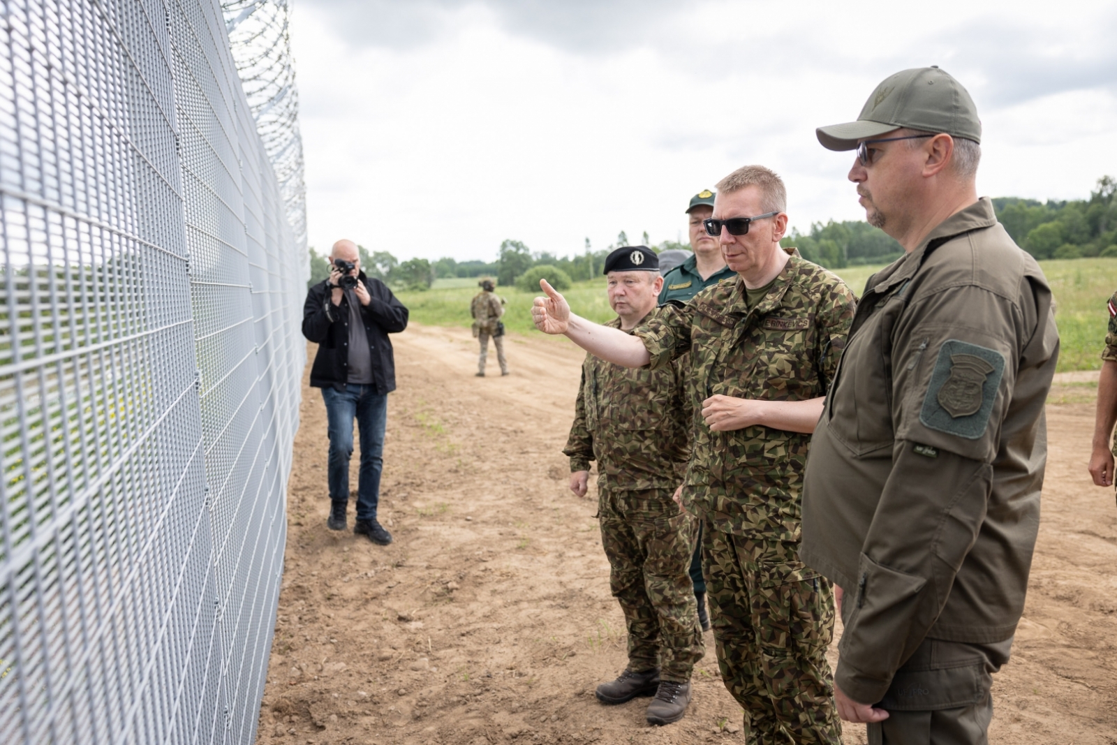 FOTO:  Valsts prezidents Edgars Rinkēvičs apmeklē Latvijas austrumu robežu 