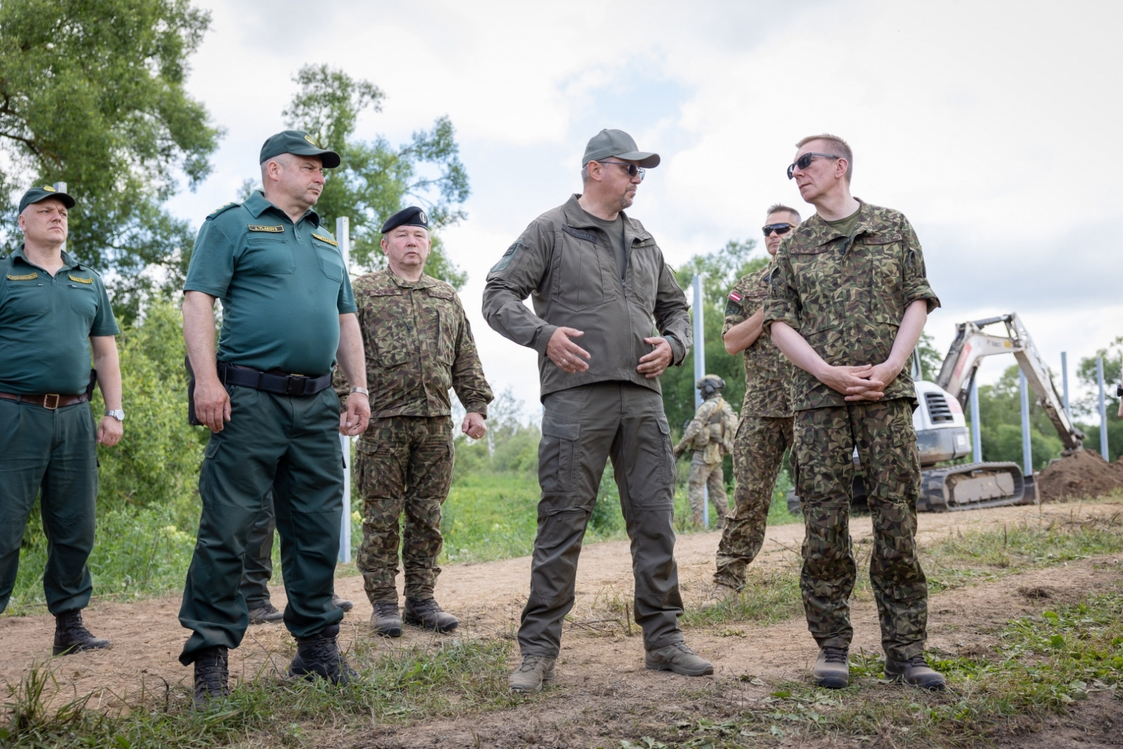 FOTO:  Valsts prezidents Edgars Rinkēvičs apmeklē Latvijas austrumu robežu 