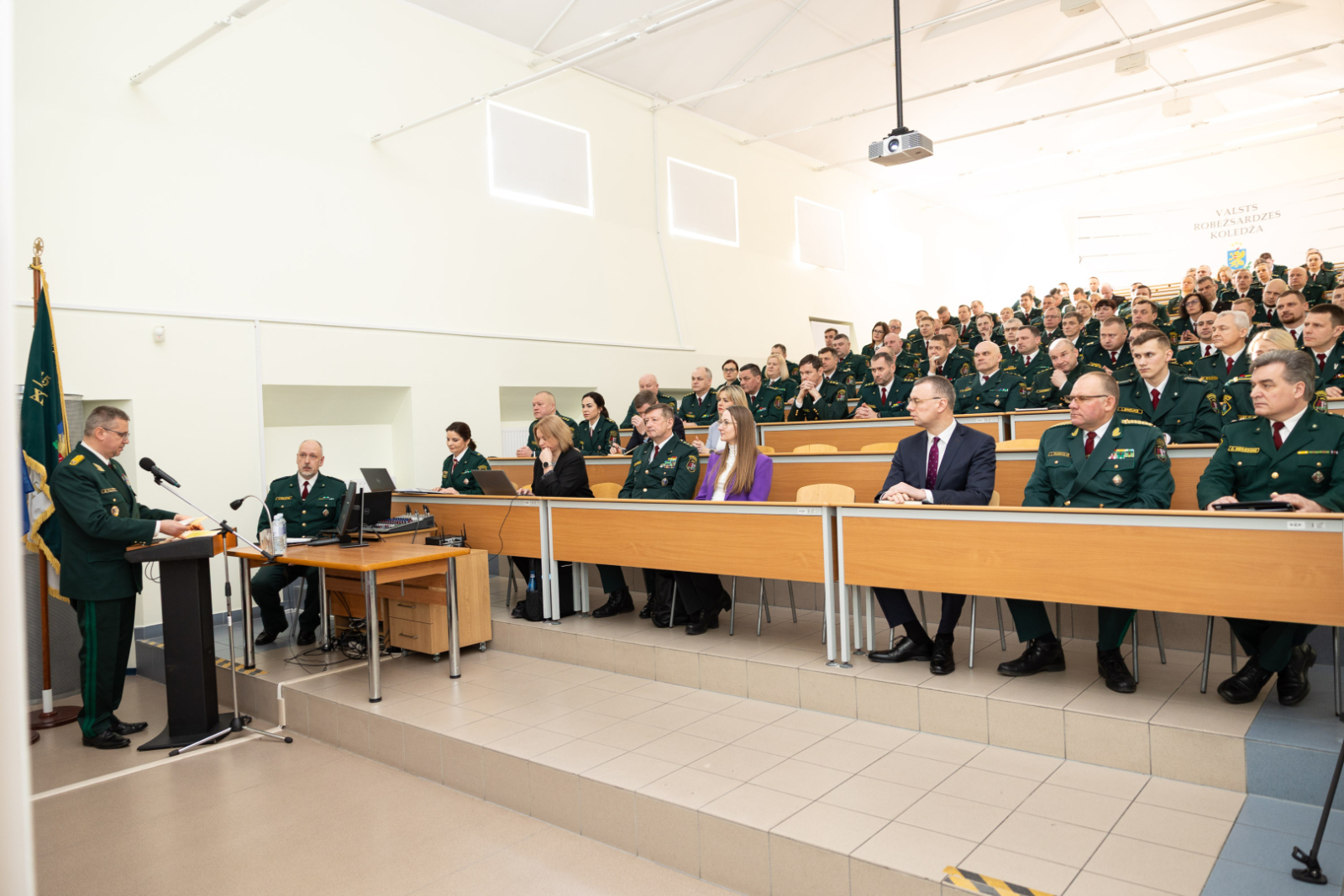 FOTO: Atskaites sanāksme