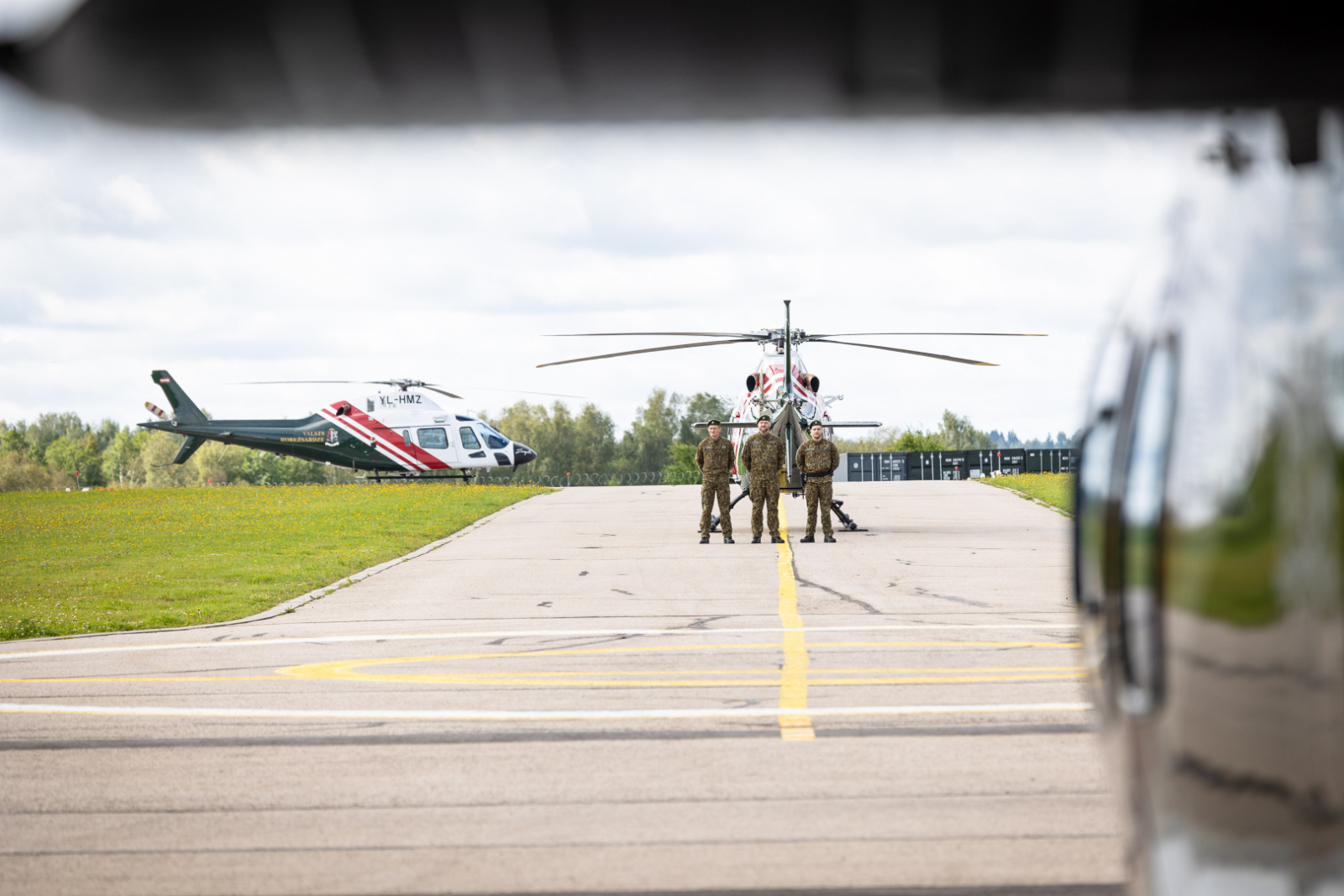 FOTO: VRS priekšnieks un Valsts prezidents apmeklē austrumu robežu