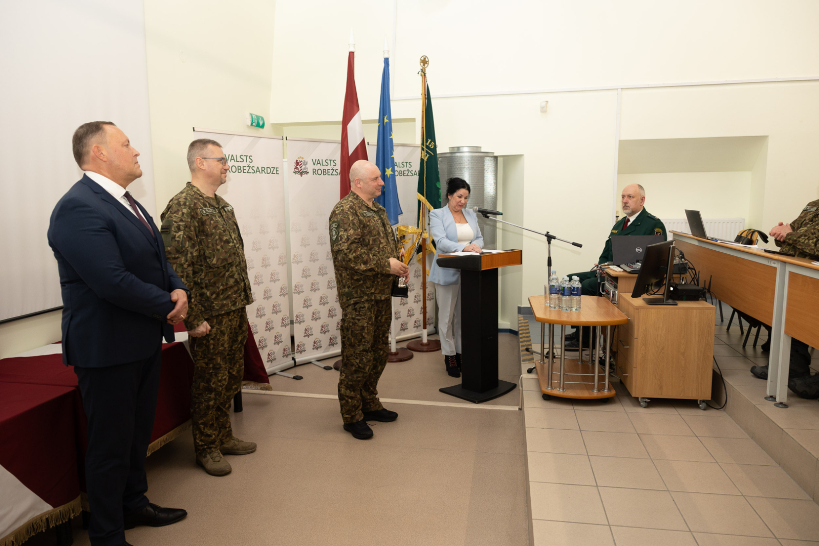 FOTO: Atskaites sanāksme