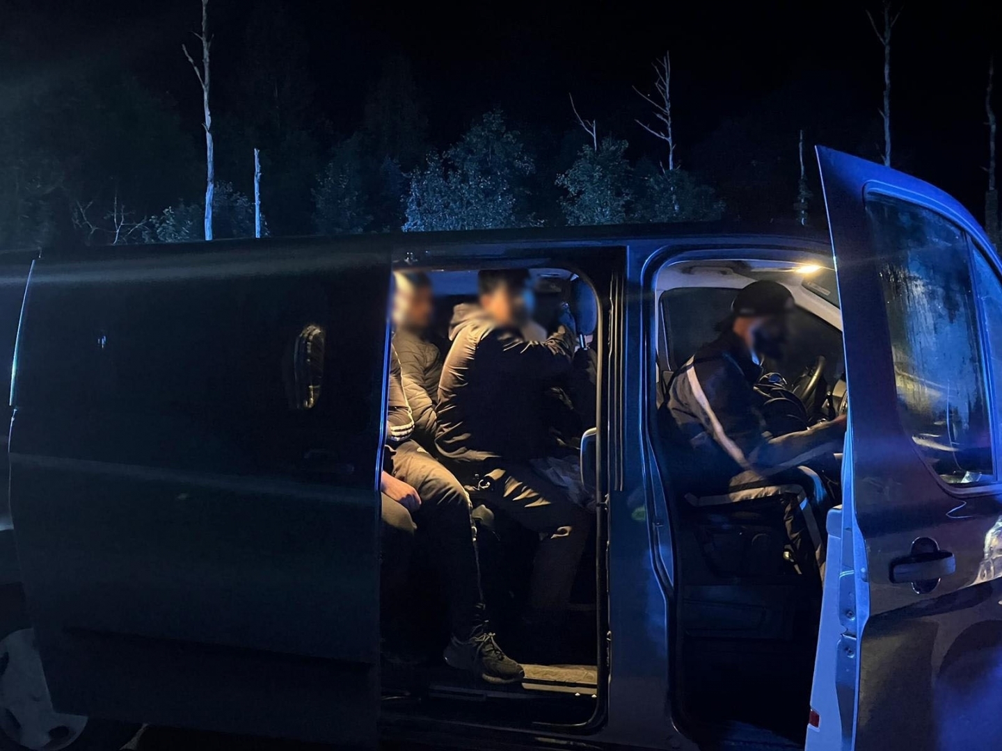 Aizturēti kārtējie nelegālie imigranti un viņu atbalstītāji