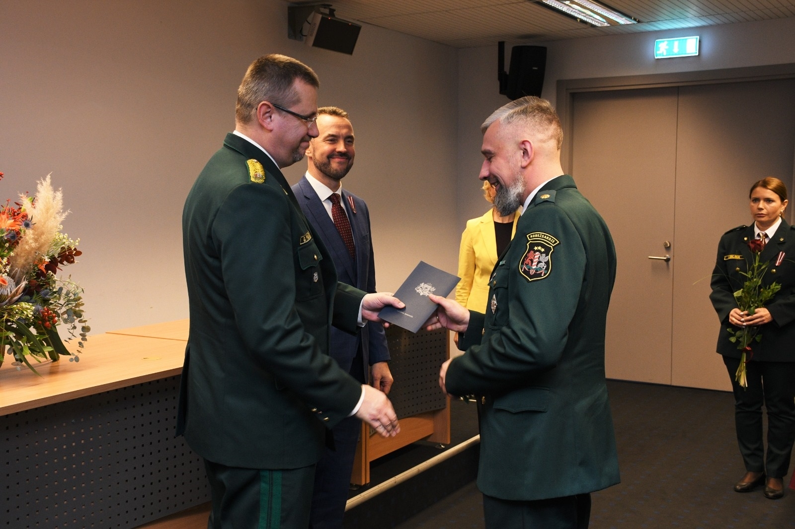 Robežsargi saņem Iekšlietu ministrijas apbalvojumus