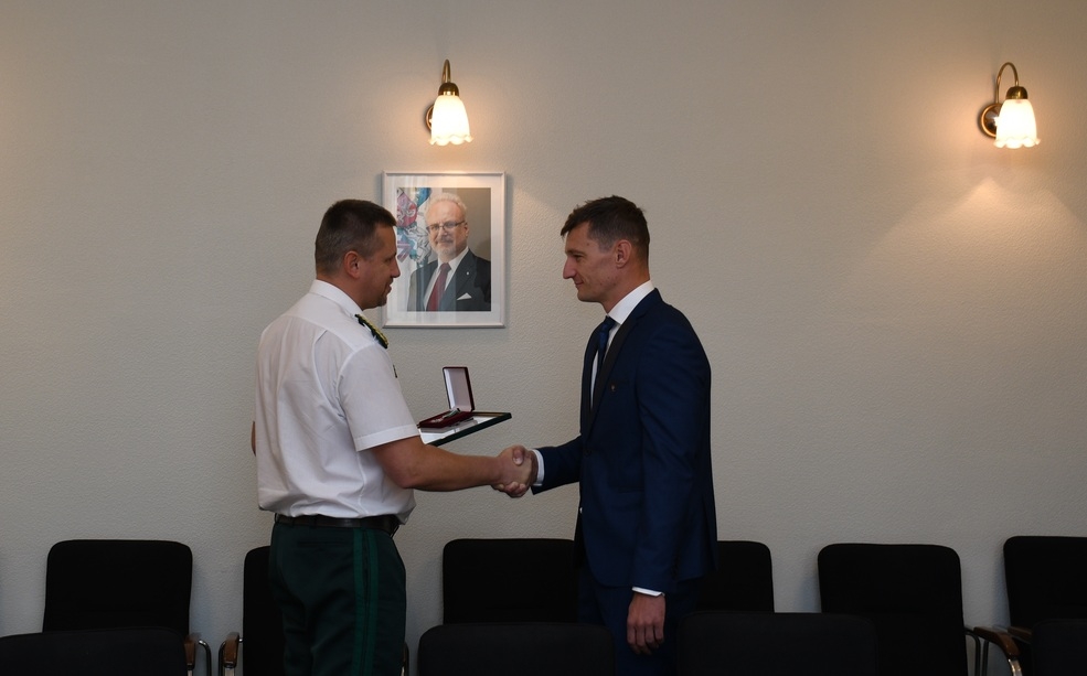 FOTO: VRS vadība pasniedz apbalvojumus olimpiešiem