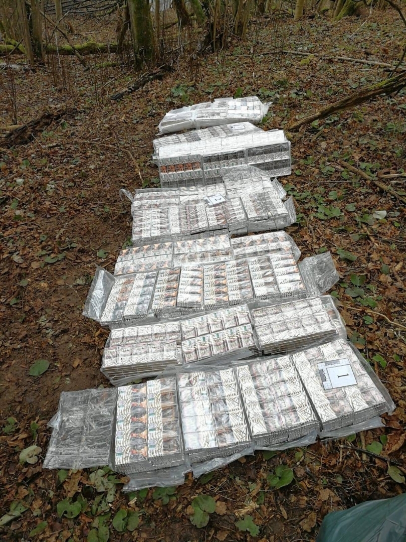 Robežsargi izņem 59 000 kontrabandas cigarešu