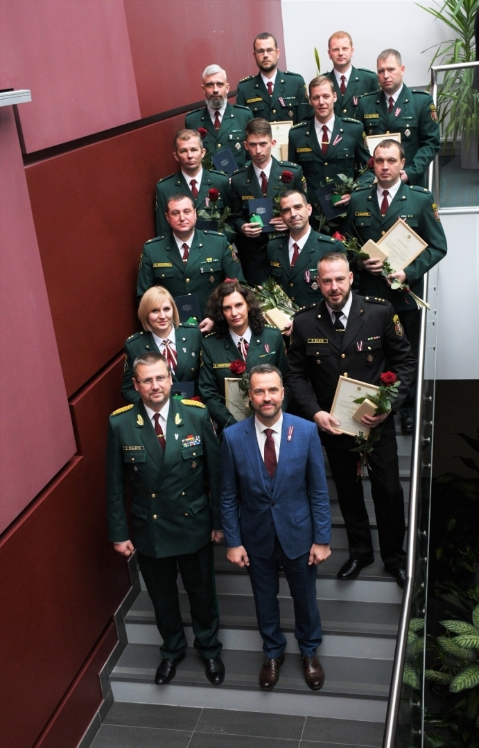 Robežsargi saņem Iekšlietu ministrijas apbalvojumus