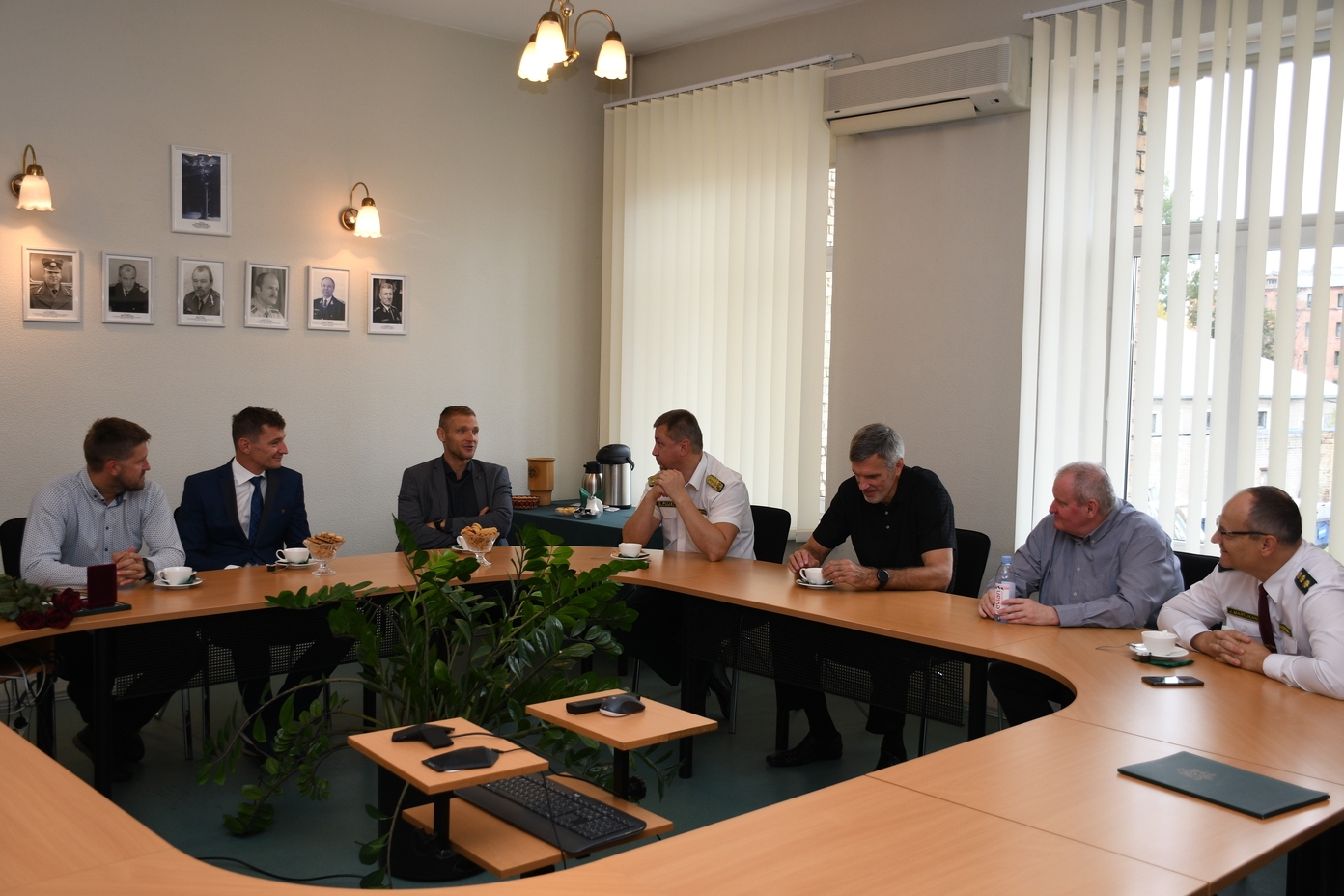 FOTO: VRS vadība pasniedz apbalvojumus olimpiešiem