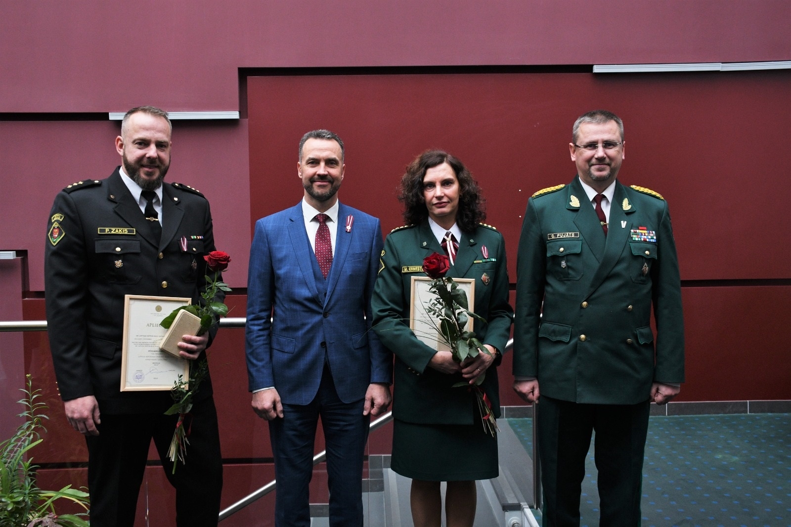 Robežsargi saņem Iekšlietu ministrijas apbalvojumus