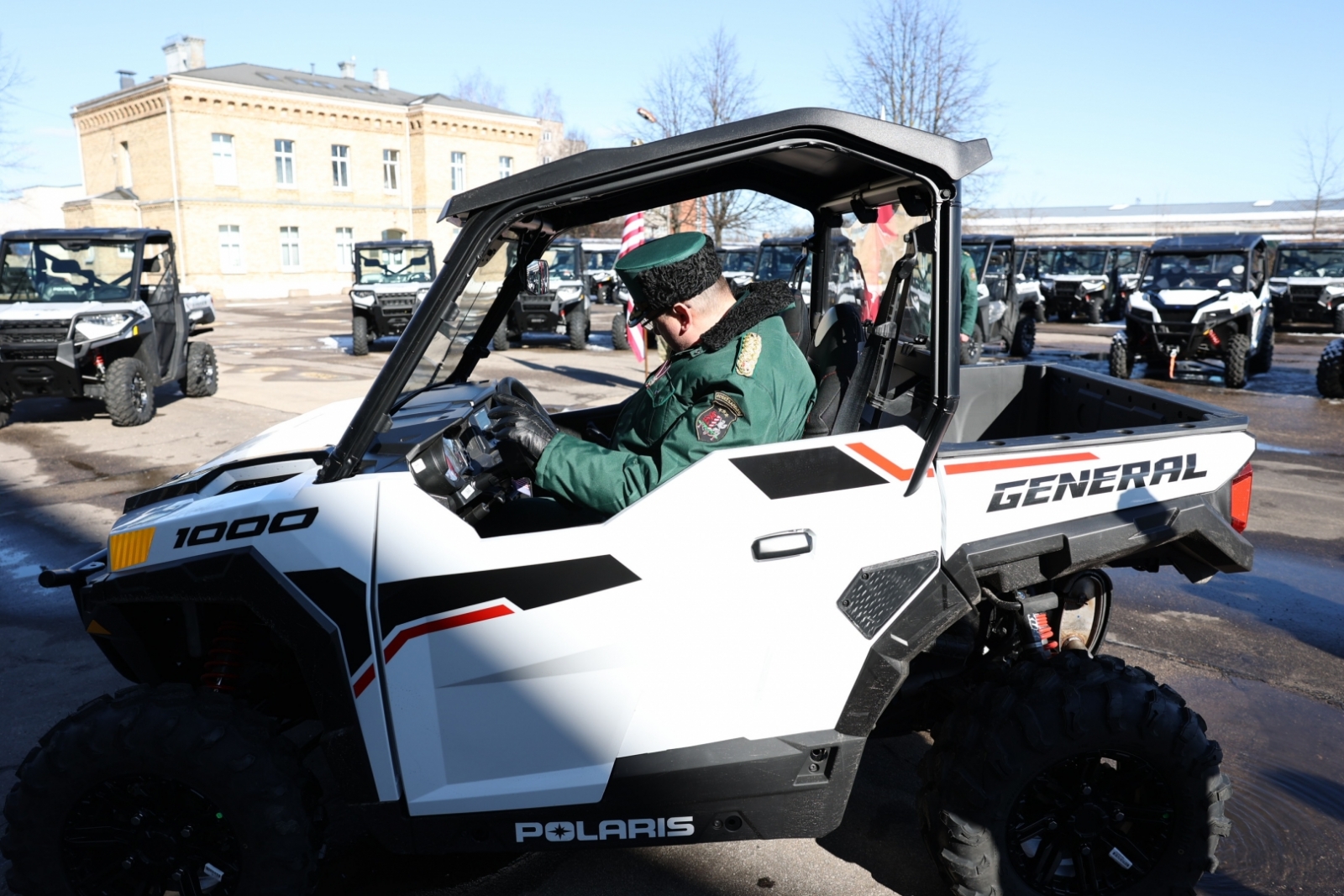 FOTO: Bagiju nodošanas pasākums