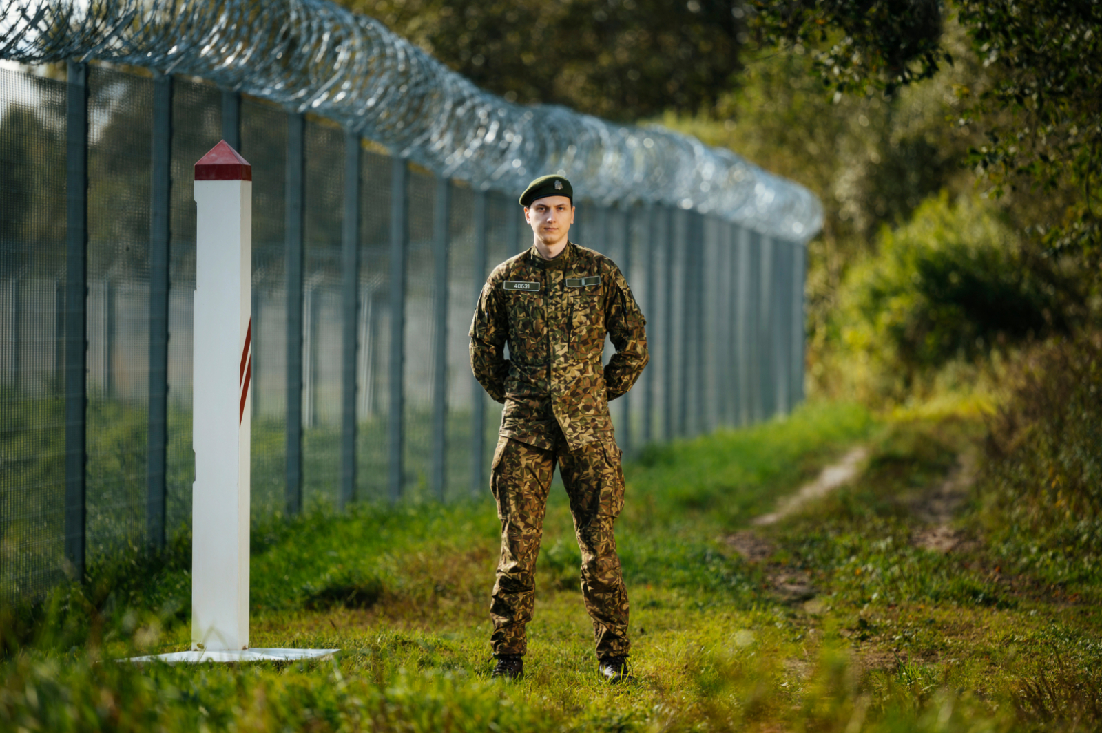 FOTO: Robežsargs jaunajā formas tērpā