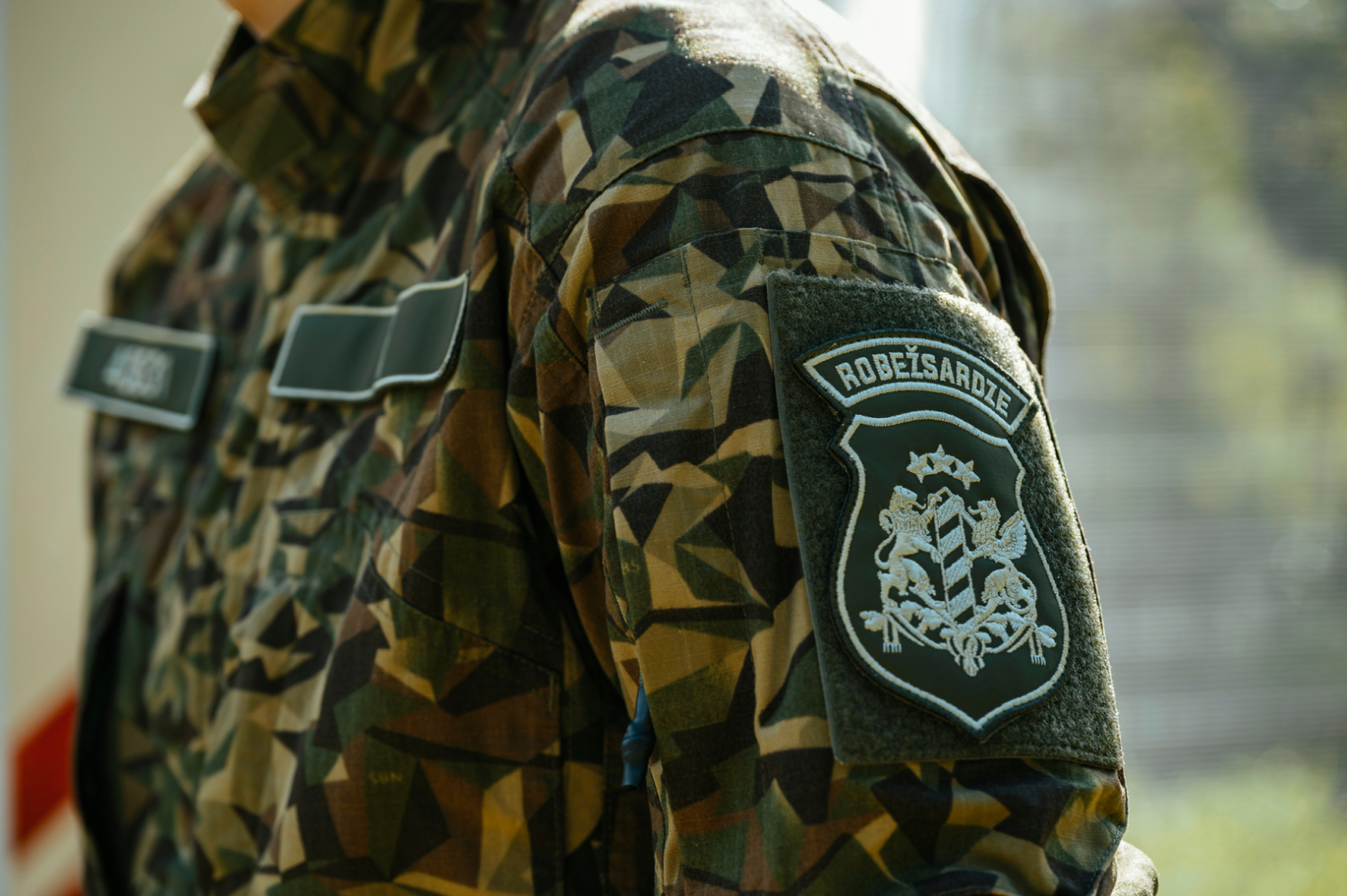 FOTO: Robežsargs jaunajā formas tērpā