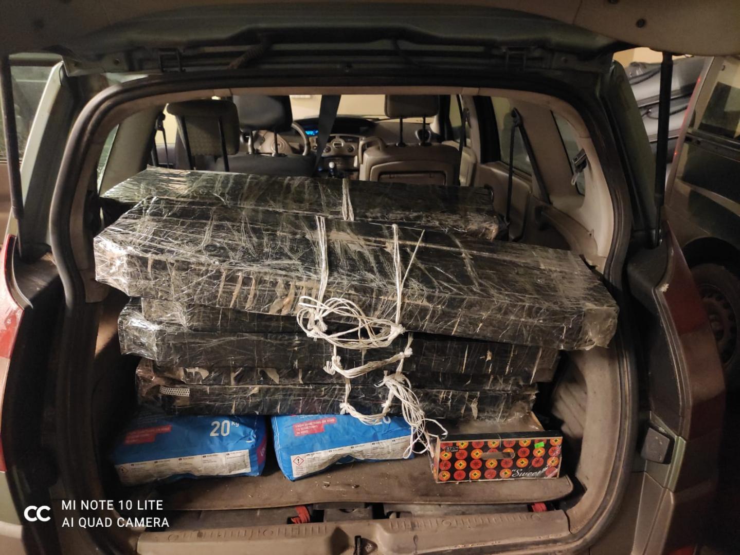 FOTO: Kontrabandas cigaretes