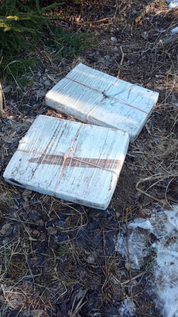 FOTO: Kontrabandas cigaretes