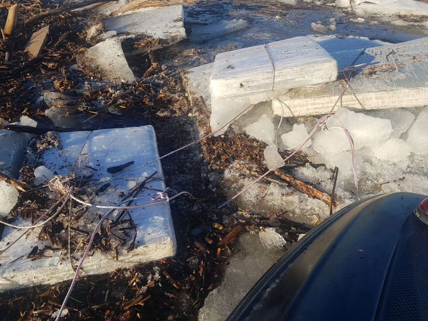 FOTO: Kontrabandas cigaretes