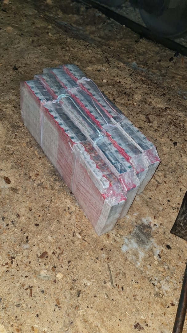 FOTO: Kontrabandas cigaretes