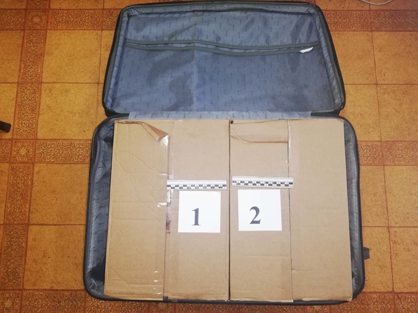 FOTO: Kontrabandas cigaretes