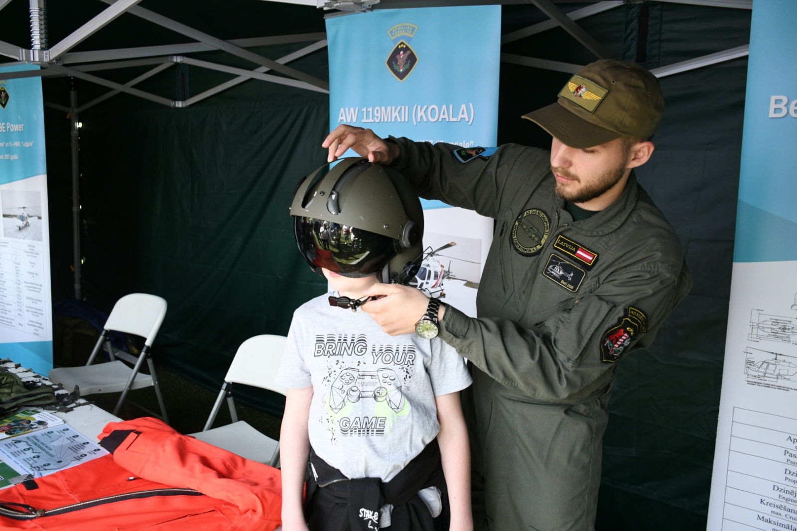 FOTO: Robežsargi piedalās 4. maija svinībās Rēzeknē